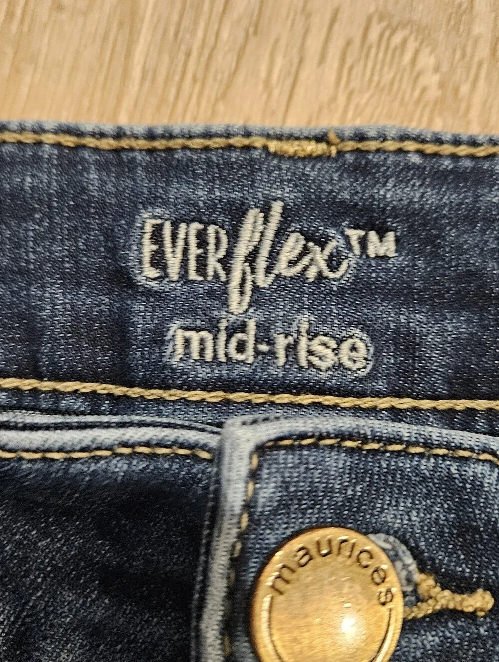 Everflex From Maurices Women's Blue Denim Jeans - Slim Fit Size 10